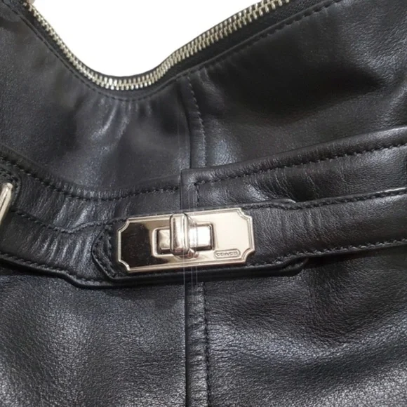 Coach Black Leather
Ashlyn Chelsea Shoulder Bag - Picture 3 of 10